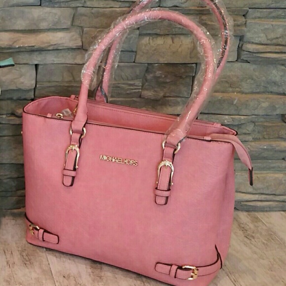 Purses - Picture 5 of 5